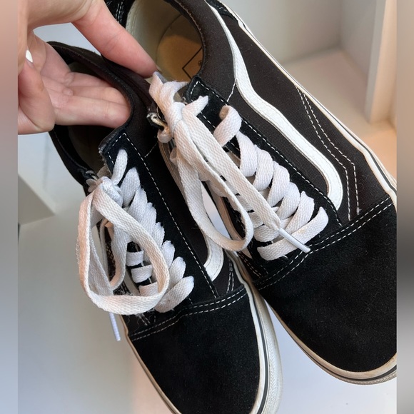 Vans Low Top “Old Skool Shoe” Women’s Size 8 Black